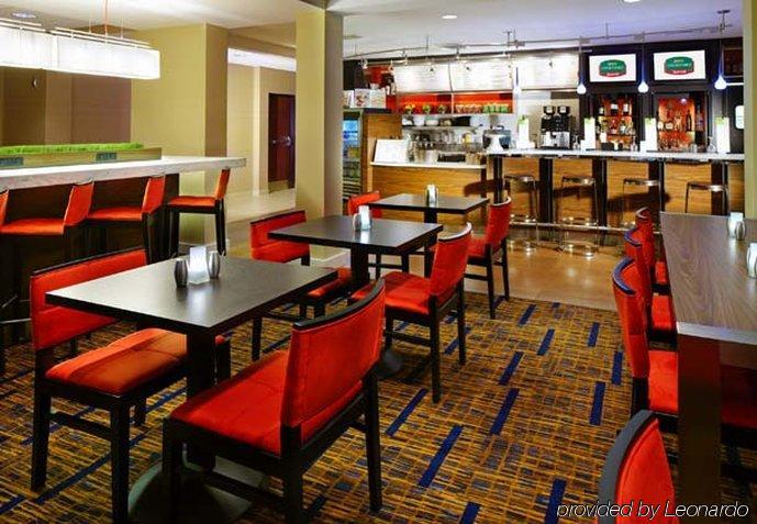 Courtyard By Marriott Cleveland Willoughby Hotel Restaurant photo